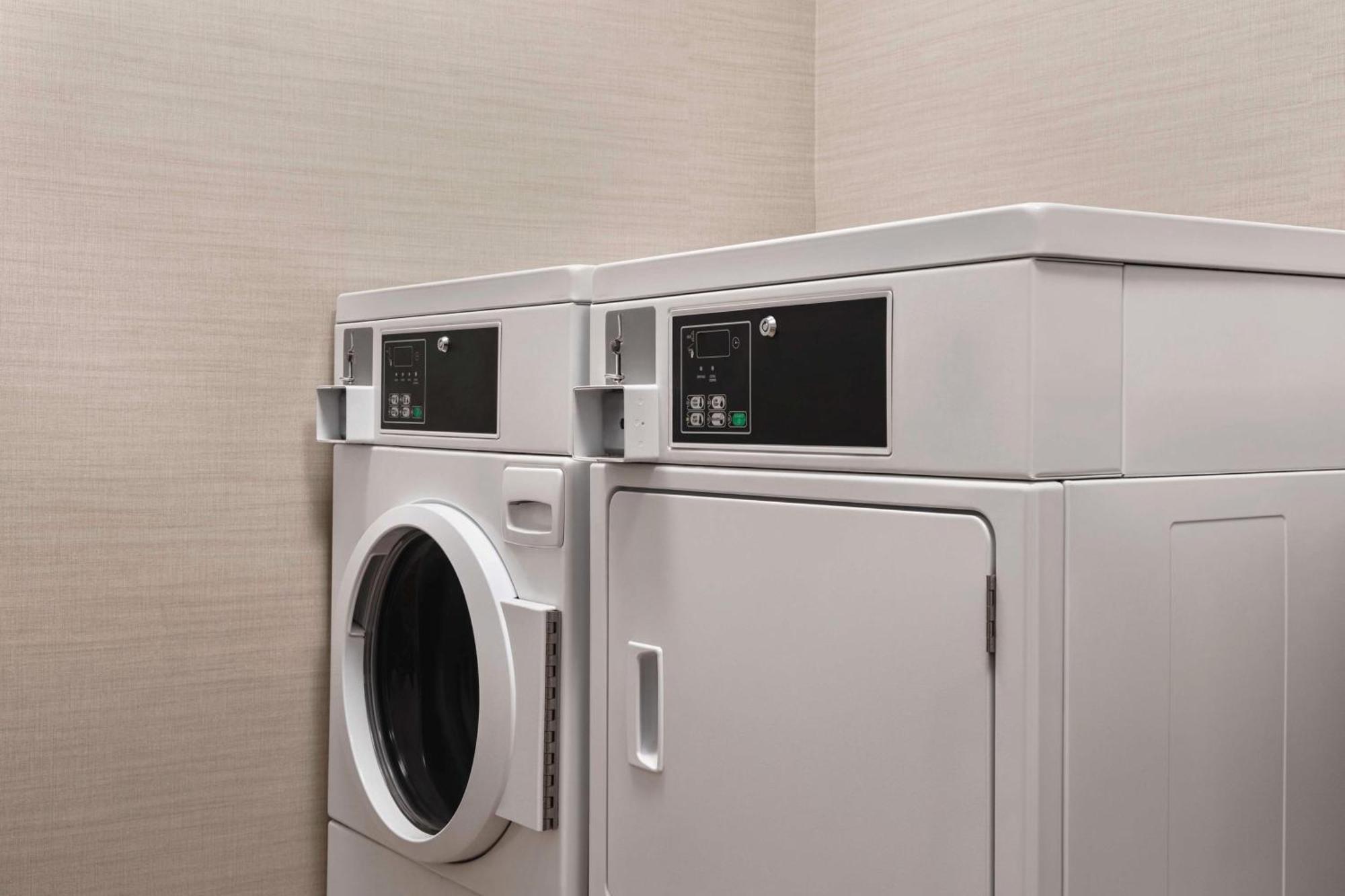 Hampton Inn & Suites Pittsburgh Waterfront West Homestead מראה חיצוני תמונה
