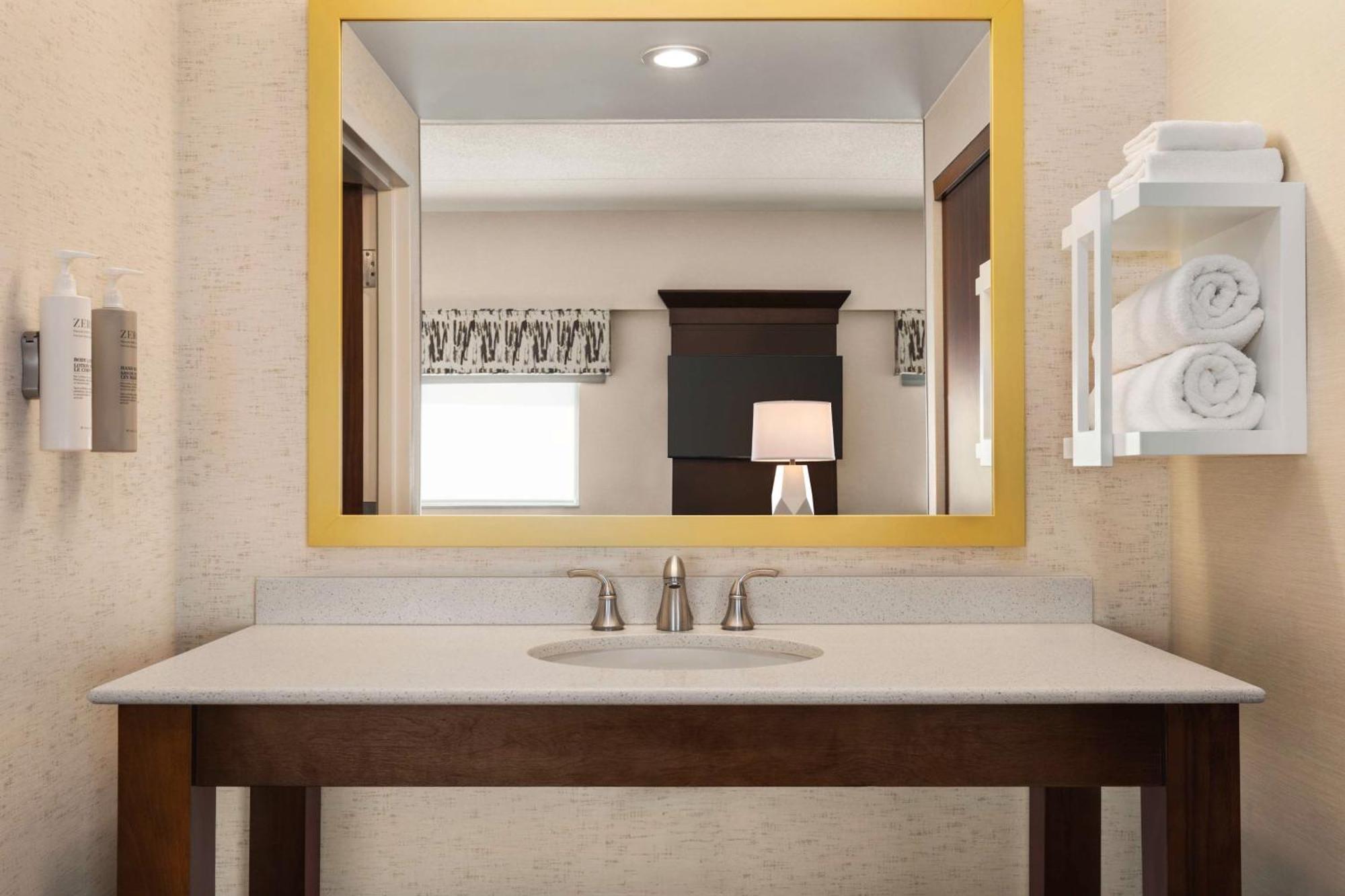 Hampton Inn & Suites Pittsburgh Waterfront West Homestead מראה חיצוני תמונה